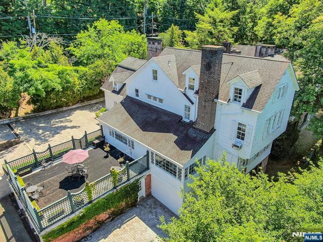 9 E Saddle River Road, Saddle River, NJ 07458