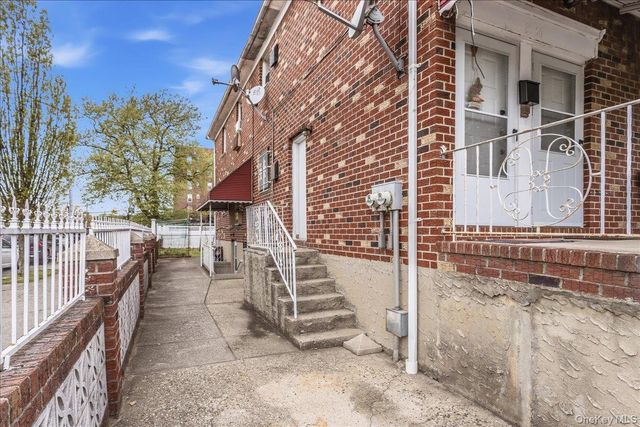 8950 Pontiac Street, Queens Village, NY 11427