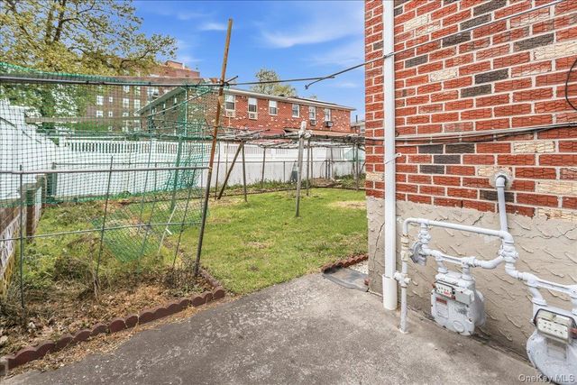 8950 Pontiac Street, Queens Village, NY 11427