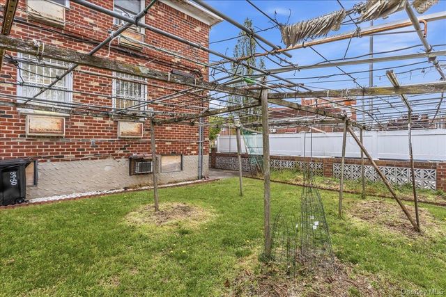 8950 Pontiac Street, Queens Village, NY 11427