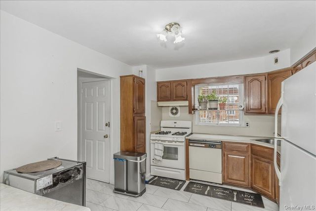 8950 Pontiac Street, Queens Village, NY 11427