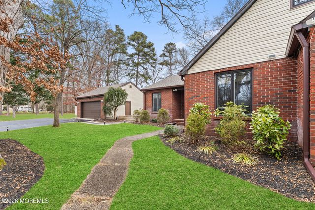 1 Dominion Drive, Jackson, NJ 08527