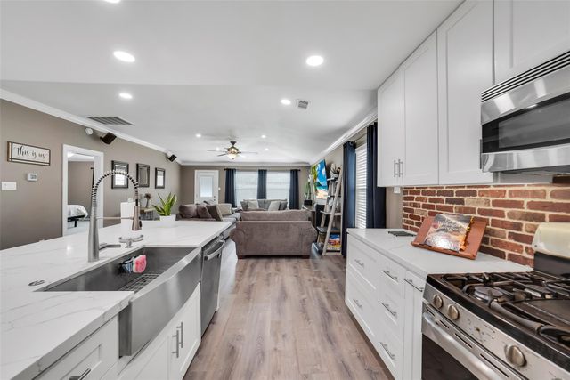 2403 Lakecrest Village Court, Katy, TX 77493