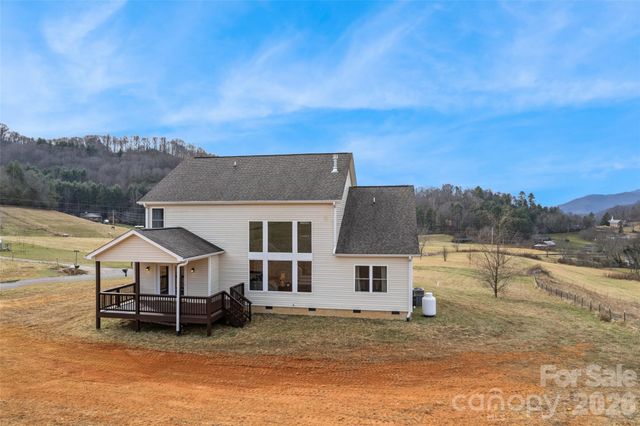 343 Rocky Lane Road, Clyde, NC 28721
