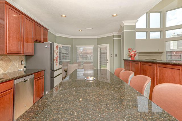 1904 Keswick Court, Pearland, TX 77581