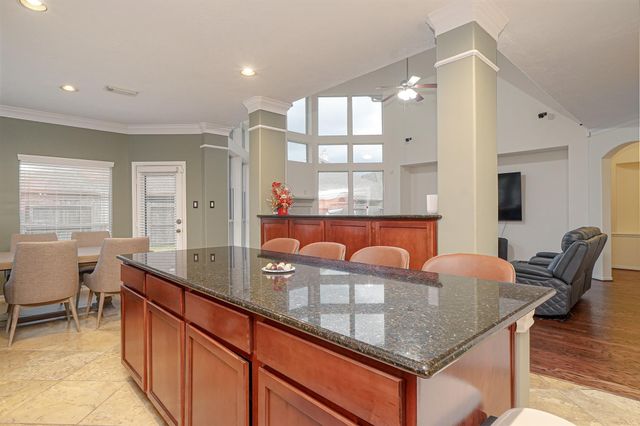 1904 Keswick Court, Pearland, TX 77581