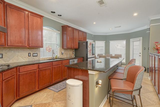 1904 Keswick Court, Pearland, TX 77581