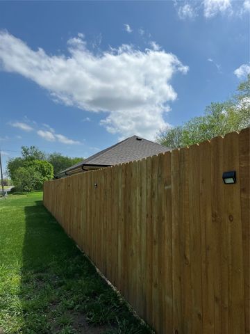 214 E 15th Avenue, Corsicana, TX 75110