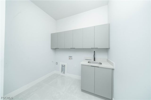 3516 NW 9th TER, Cape Coral, FL 33993