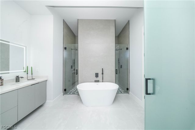 3516 NW 9th TER, Cape Coral, FL 33993