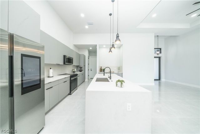 3516 NW 9th TER, Cape Coral, FL 33993