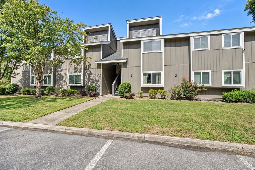 10301 N Kings Hwy Apt 12-4, Myrtle Beach, SC 29572 — exterior