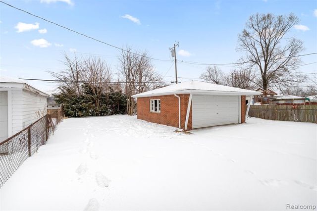8932 Wormer, Redford, MI 48239