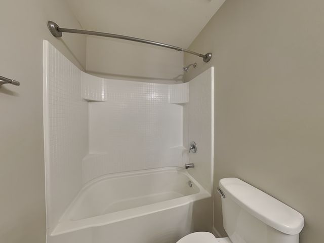 1031 Fulman Rd, Hendersonville, TN 37075