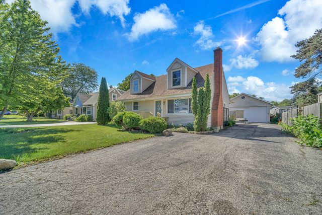 18843 W Deerpath Road, Grayslake, IL 60030