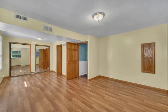 18843 W Deerpath Road, Grayslake, IL 60030