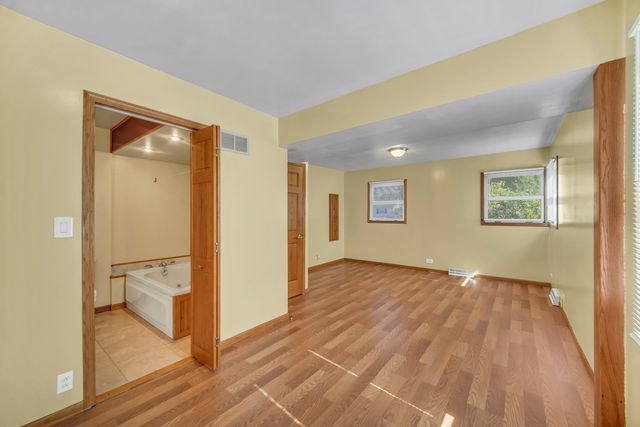 18843 W Deerpath Road, Grayslake, IL 60030