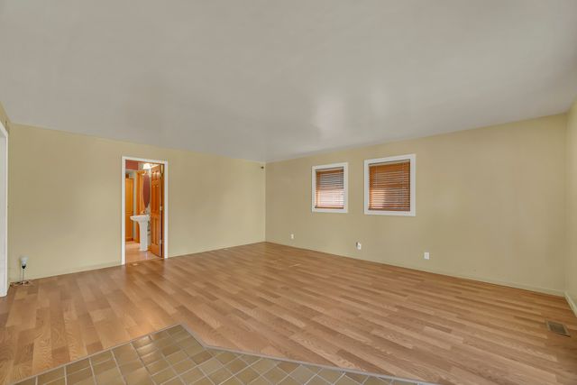 18843 W Deerpath Road, Grayslake, IL 60030