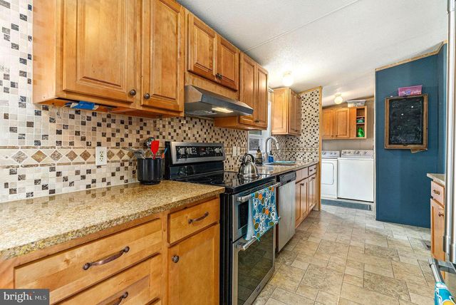 1438 MANATAWNY DRIVE, Boyertown, PA 19512