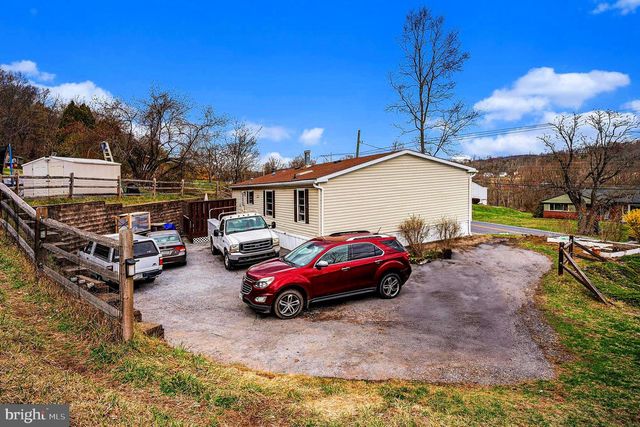 1438 MANATAWNY DRIVE, Boyertown, PA 19512