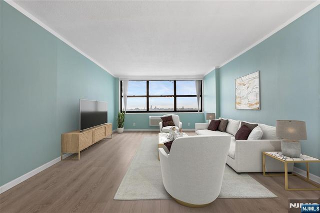 7004 Boulevard East 28C, Guttenberg, NJ 07093