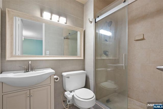 7004 Boulevard East 28C, Guttenberg, NJ 07093