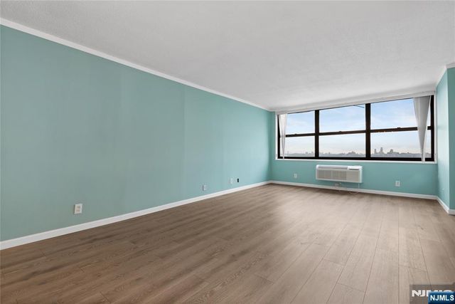 7004 Boulevard East 28C, Guttenberg, NJ 07093