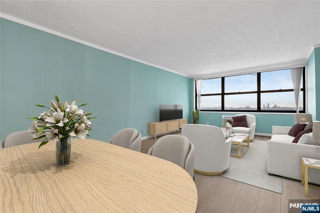 7004 Boulevard East 28C, Guttenberg, NJ 07093