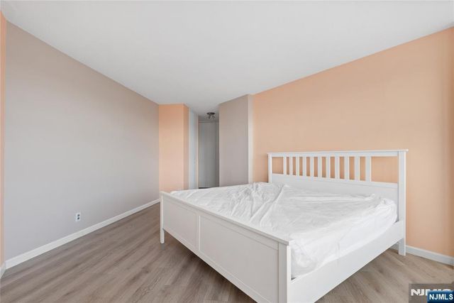 7004 Boulevard East 28C, Guttenberg, NJ 07093