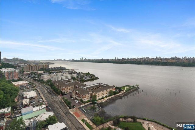 7004 Boulevard East 28C, Guttenberg, NJ 07093