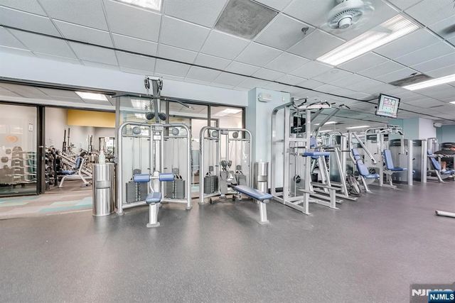 7004 Boulevard East 28C, Guttenberg, NJ 07093