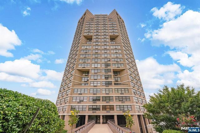 7004 Boulevard East 28C, Guttenberg, NJ 07093