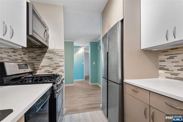 7004 Boulevard East 28C, Guttenberg, NJ 07093