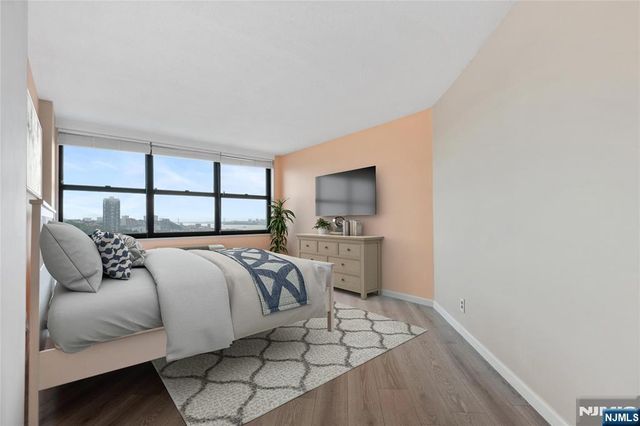 7004 Boulevard East 28C, Guttenberg, NJ 07093