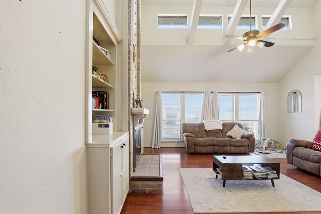 1 Wellington Park, Baytown, TX 77520