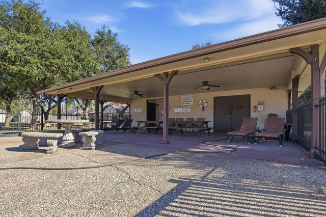 1 Wellington Park, Baytown, TX 77520