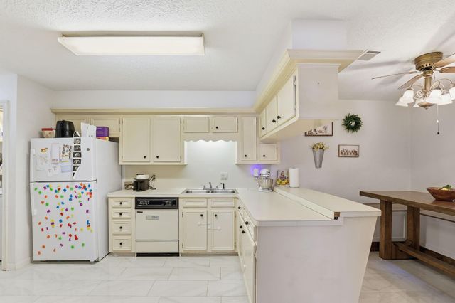 1 Wellington Park, Baytown, TX 77520