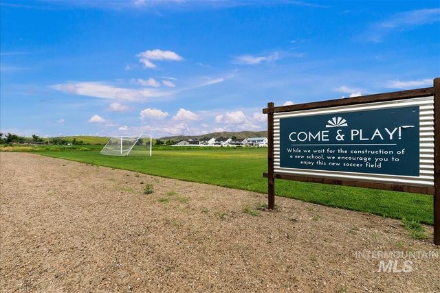 8253 W Brooks Dr, Boise, ID 83714