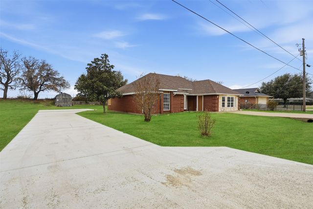 3917 Country Meadows Circle, Granbury, TX 76049