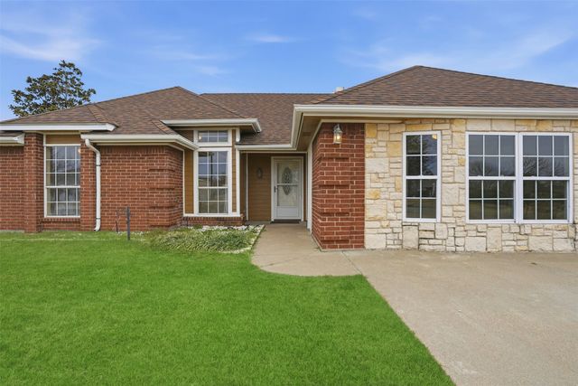 3917 Country Meadows Circle, Granbury, TX 76049