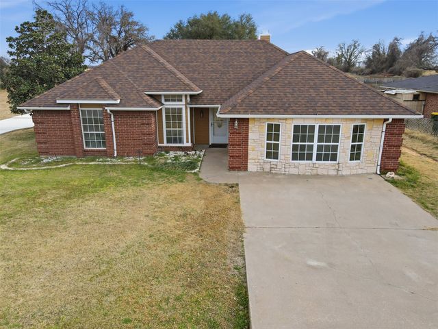 3917 Country Meadows Circle, Granbury, TX 76049
