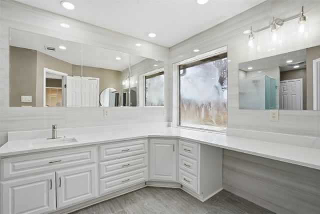 3917 Country Meadows Circle, Granbury, TX 76049