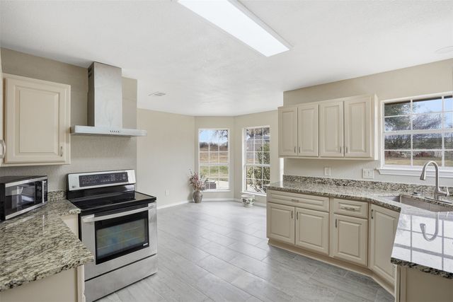 3917 Country Meadows Circle, Granbury, TX 76049