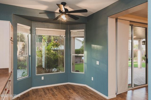 9469 N Twinkling Shadows Way, Tucson, AZ 85743