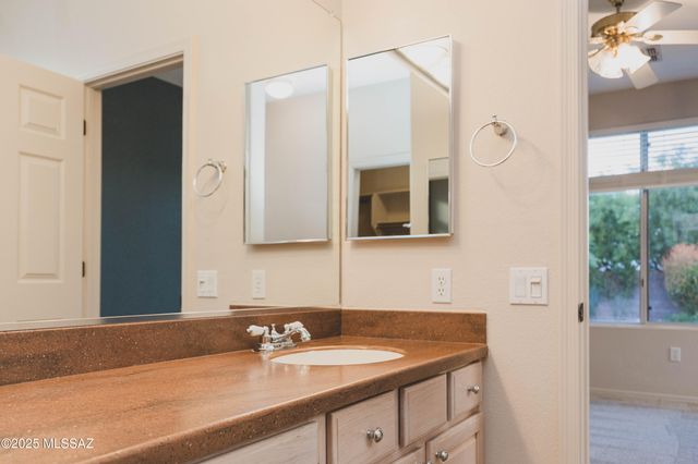 9469 N Twinkling Shadows Way, Tucson, AZ 85743