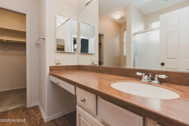 9469 N Twinkling Shadows Way, Tucson, AZ 85743