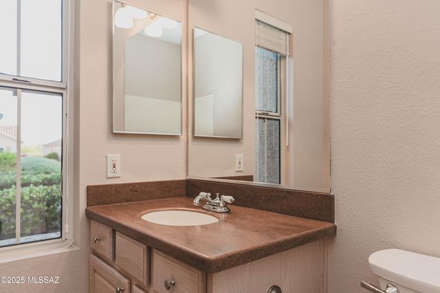 9469 N Twinkling Shadows Way, Tucson, AZ 85743