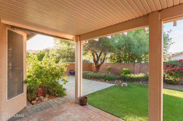 9469 N Twinkling Shadows Way, Tucson, AZ 85743