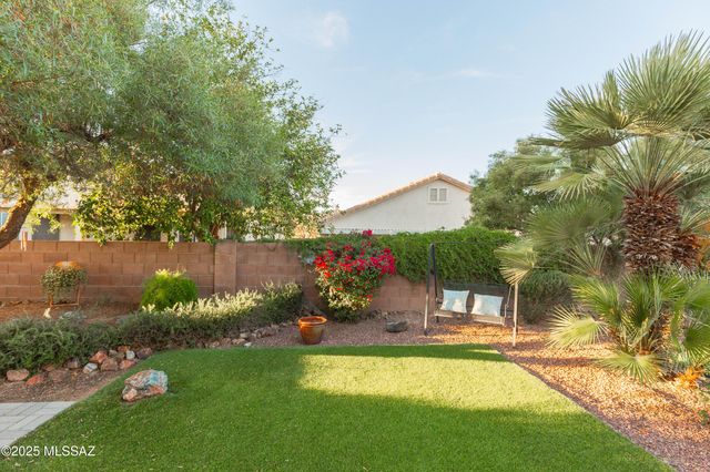 9469 N Twinkling Shadows Way, Tucson, AZ 85743