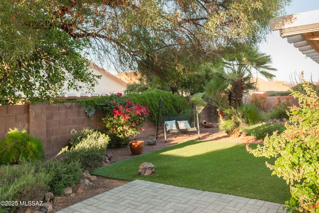 9469 N Twinkling Shadows Way, Tucson, AZ 85743